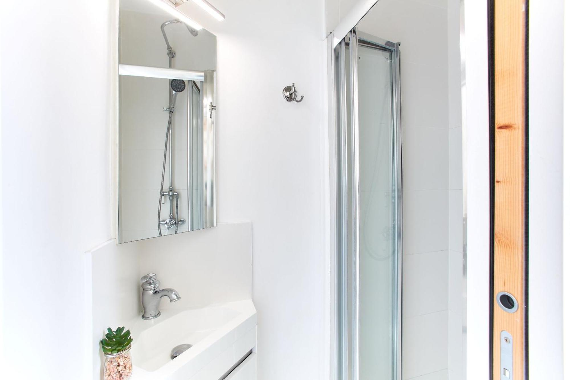 Montmartre & Rue Durantin - 1Br - Cityapartmentstay Париж Екстериор снимка
